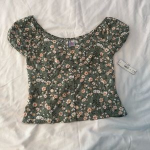 NWT Cute floral crop top